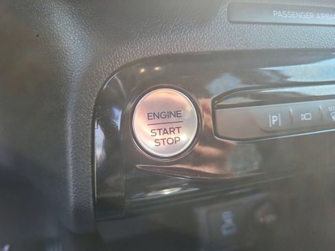 Used 2023 Ford Escape Platinum w/ Premium Technology Package image 22