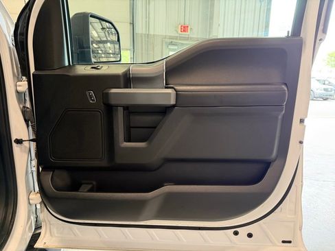 Used 2017 Ford F150 XLT w/ Equipment Group 302A Luxury AWD/4WD image 35