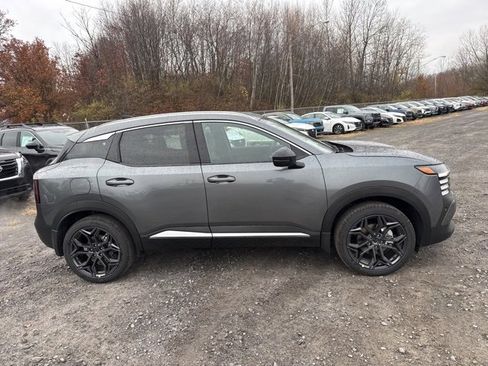 New 2026 Nissan Kicks SR w/ SR Premium Package image 4