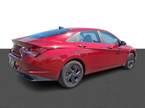 Used 2023 Hyundai Elantra SEL FWD image 7
