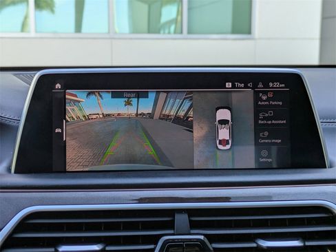 Used 2022 BMW 750i xDrive w/ Luxury Rear Seating Package image 21