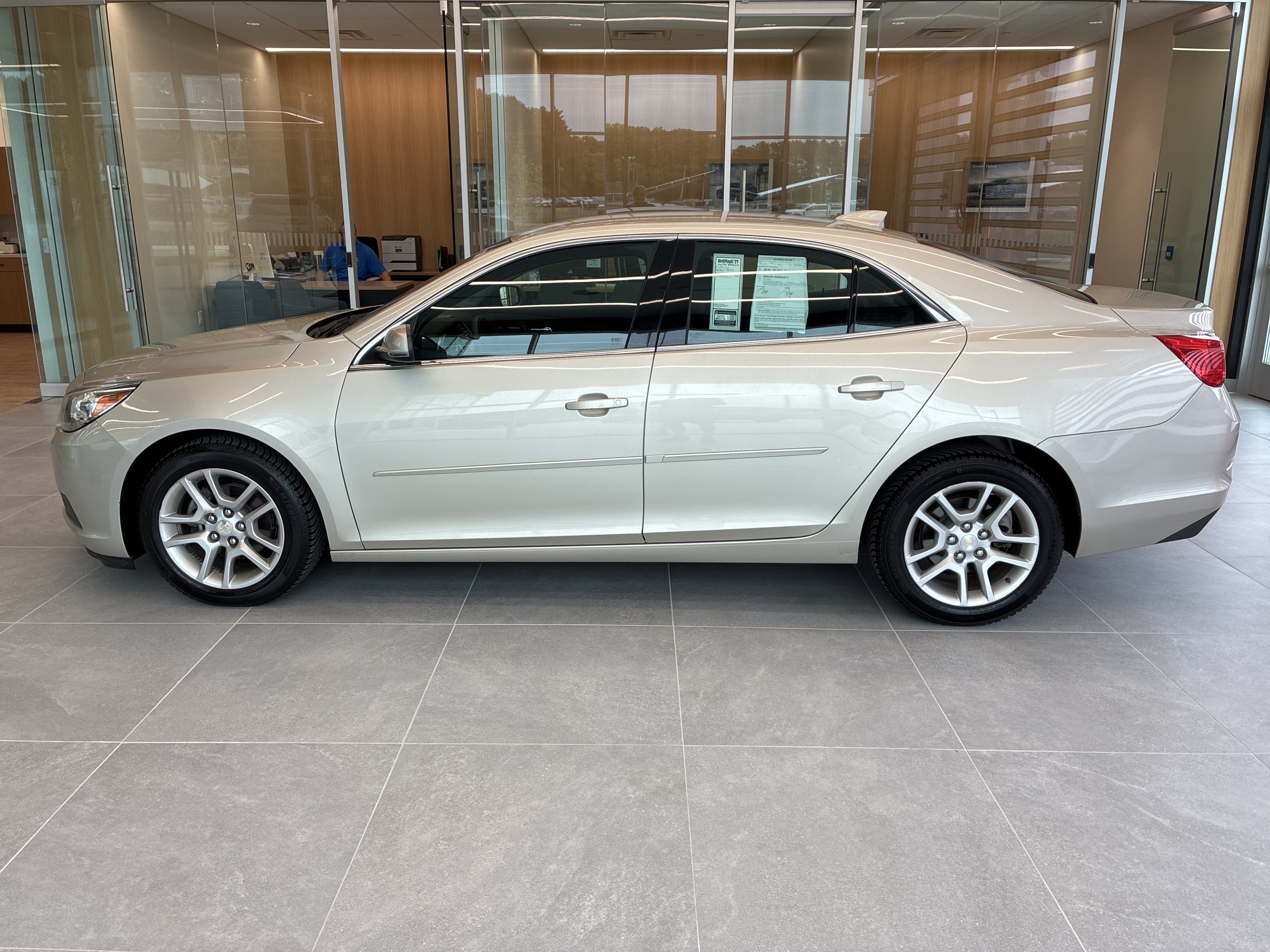 Used 2015 Chevrolet Malibu LT w/ Power Convenience Package FWD image 5