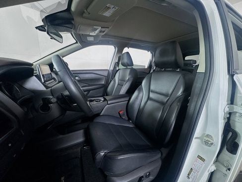 Used 2022 Nissan Rogue SV w/ SV Premium Package image 19