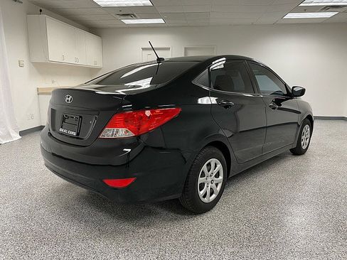 Used 2012 Hyundai Accent GLS image 5