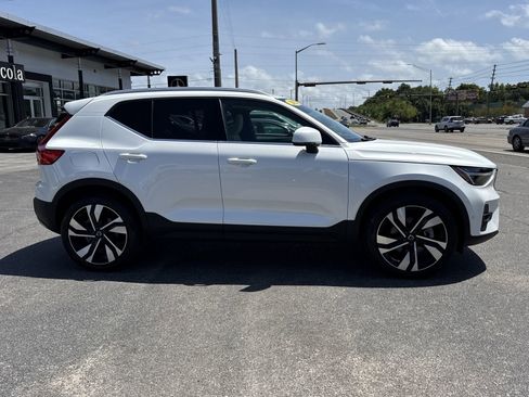 Used 2023 Volvo XC40 B5 Ultimate AWD/4WD image 6