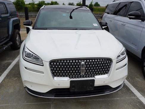 Used 2021 Lincoln Corsair Reserve w/ Equipment Group 201A FWD image 2