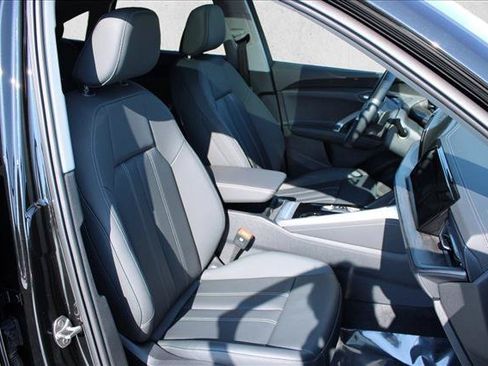 Certified 2025 Audi Q5 Premium w/ Convenience Package AWD/4WD image 29