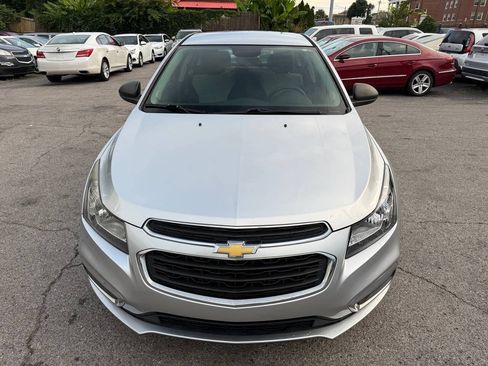 Used 2015 Chevrolet Cruze LS FWD image 3