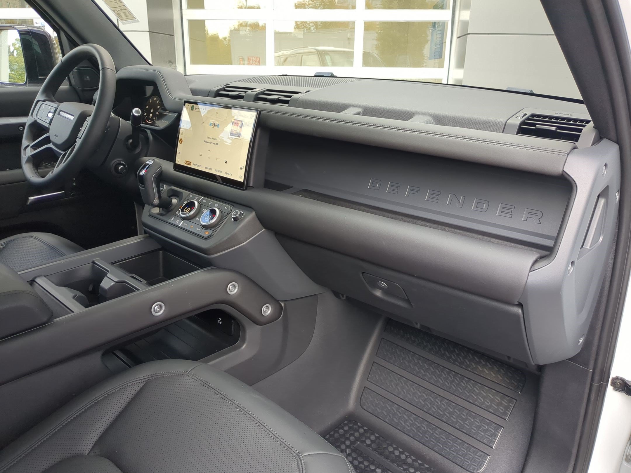 Used 2025 Land Rover Defender 110 S AWD/4WD image 34