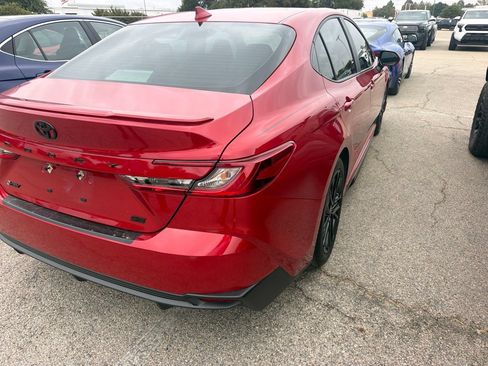 Used 2025 Toyota Camry SE w/ Multimedia Upgrade Package FWD image 4