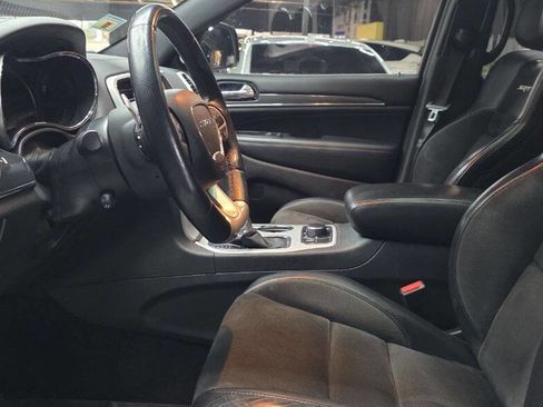 Used 2018 Jeep Grand Cherokee SRT image 30