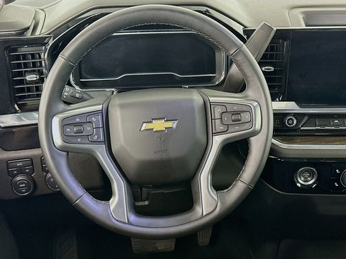 Used 2023 Chevrolet Silverado 1500 LT AWD/4WD image 18