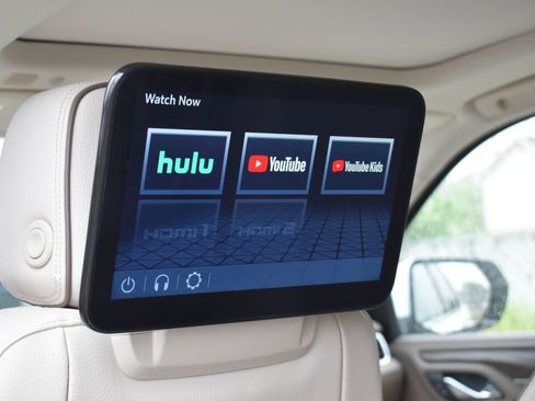 Used 2024 GMC Yukon Denali w/ Advanced Technology Package AWD/4WD image 8