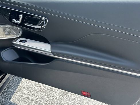 Certified 2025 Mercedes-Benz CLE 300 4MATIC Coupe image 17