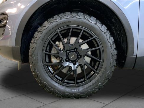 Used 2018 Land Rover Discovery Sport HSE AWD/4WD image 9