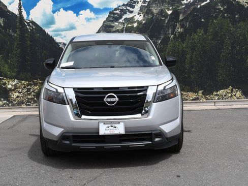 Used 2024 Nissan Pathfinder S AWD/4WD image 5