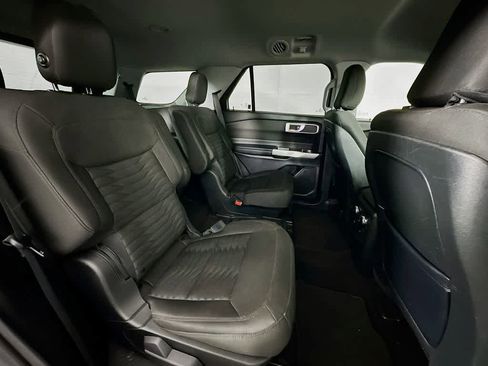 Used 2020 Ford Explorer XLT w/ Comfort Package AWD/4WD image 32