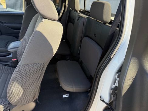 Used 2019 Nissan Frontier SV image 24