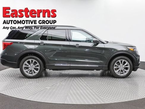 Used 2022 Ford Explorer XLT w/ Equipment Group 202A AWD/4WD image 4