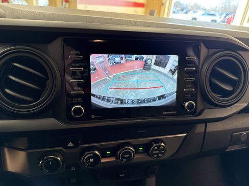 Used 2020 Toyota Tacoma SR image 23