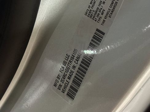 New 2026 Chrysler Pacifica Limited w/ Uconnect Theater Family Group image 29