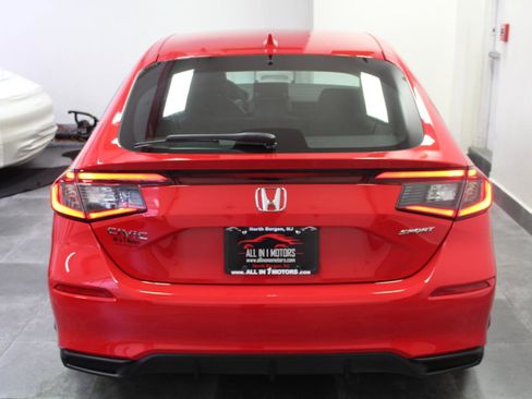 Used 2023 Honda Civic Sport image 5