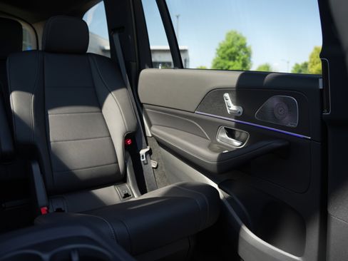 New 2025 Mercedes-Benz GLS 450 4MATIC image 39