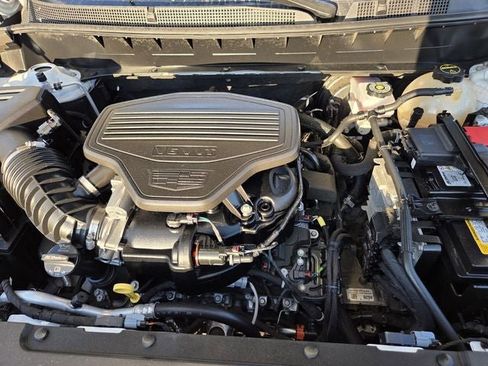 Used 2024 Cadillac XT6 Premium Luxury AWD/4WD image 33