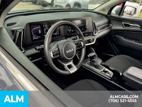 Used 2025 Kia Sportage LX FWD image 16