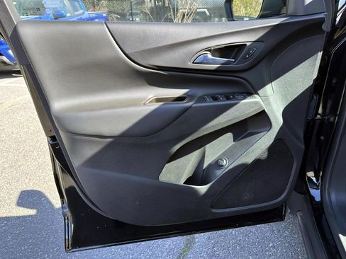 Used 2024 Chevrolet Equinox LT FWD image 8