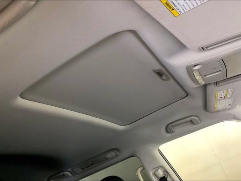 Used 2023 Nissan Armada SL w/ Captain's Chairs Package RWD image 19
