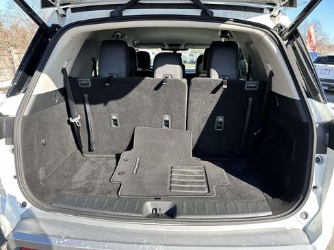 Used 2023 Nissan Pathfinder SL AWD/4WD image 7