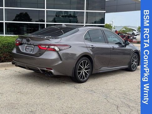 Used 2024 Toyota Camry SE w/ Convenience Package FWD image 3