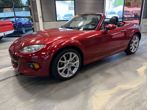 Used 2015 MAZDA MX-5 Miata Grand Touring RWD image 32