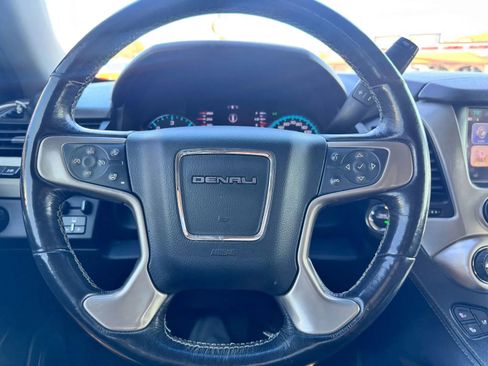 Used 2018 GMC Yukon Denali image 9