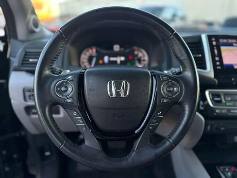 Used 2018 Honda Pilot Touring image 15