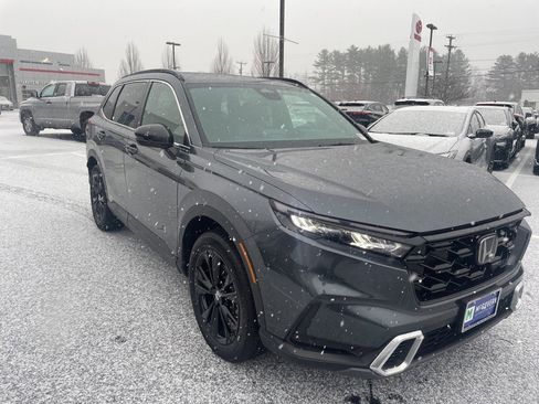 Used 2023 Honda CR-V Sport Touring image 4