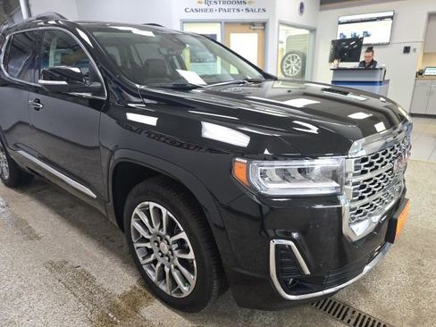 Used 2023 GMC Acadia Denali w/ Denali Ultimate Package image 3