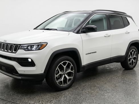 Used 2025 Jeep Compass Limited AWD/4WD image 3