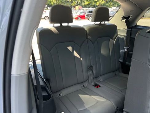 Used 2018 Audi Q7 3.0T Prestige w/ Prestige Package image 34