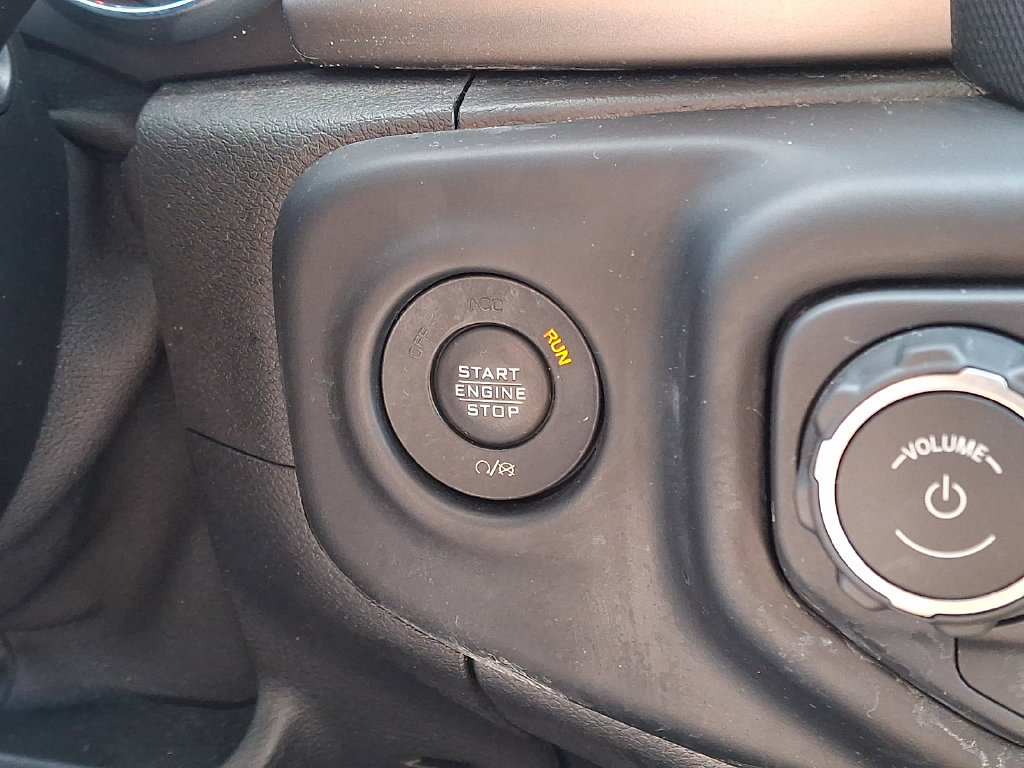 Used 2021 Jeep Wrangler Unlimited Rubicon AWD/4WD image 22