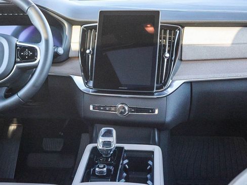 New 2026 Volvo XC90 B5 Plus image 22