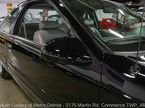 Used 1996 Ford Thunderbird LX RWD image 30