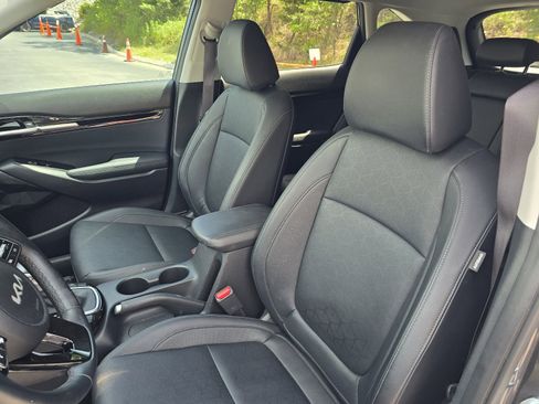 Used 2024 Kia Seltos EX FWD image 12