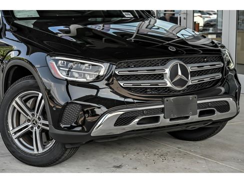 Certified 2021 Mercedes-Benz GLC 300 4MATIC image 2