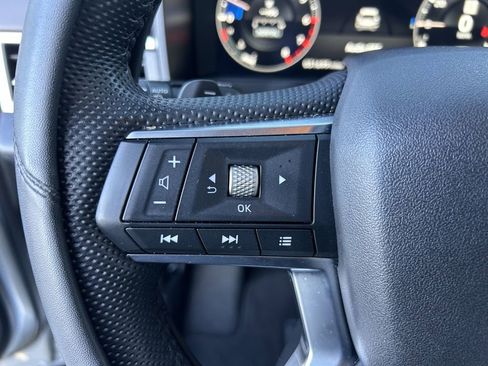 Used 2023 Mitsubishi Outlander SE image 27