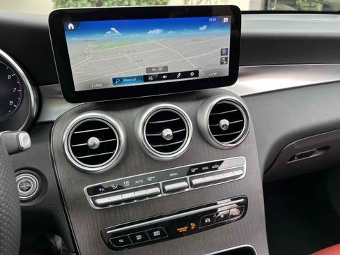 Used 2022 Mercedes-Benz GLC 300 4MATIC w/ AMG Line image 6