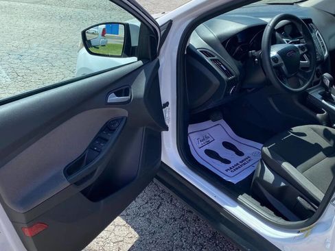 Used 2014 Ford Focus SE w/ Interior Protection Package FWD image 9