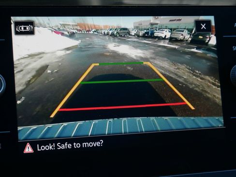 Certified 2022 Volkswagen Tiguan SE R-Line image 32