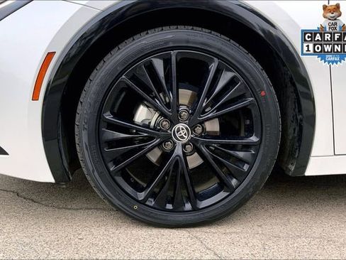 Used 2025 Toyota Prius image 8